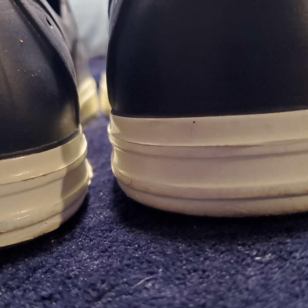 Shoes - Picture 6 of 7